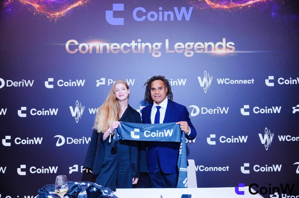 CoinW 币赢邀请 LALIGA 传奇球星 Christian Karembeu 亮相香港 Consensus 2025,创新产品首次发表 CoinW 币赢邀请 LALIGA 传奇球星 Christian Karembeu 亮相香港 Consensus 2025,创新产品首次发表