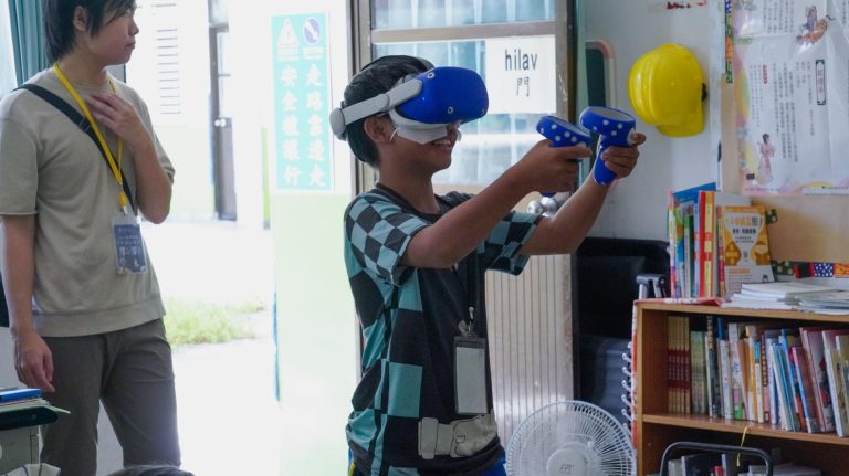 走入偏乡教 AI、VR、Web3!台湾区块链大学联盟:科技是每个孩子的权利 走入偏乡教 AI、VR、Web3!台湾区块链大学联盟:科技是每个孩子的权利